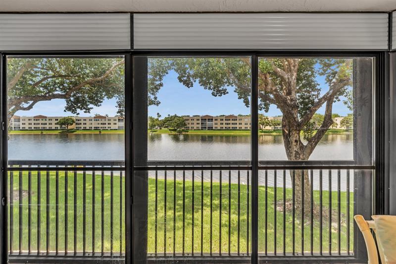 Image 41 of 84 For 7449 Fairfax Dr  211