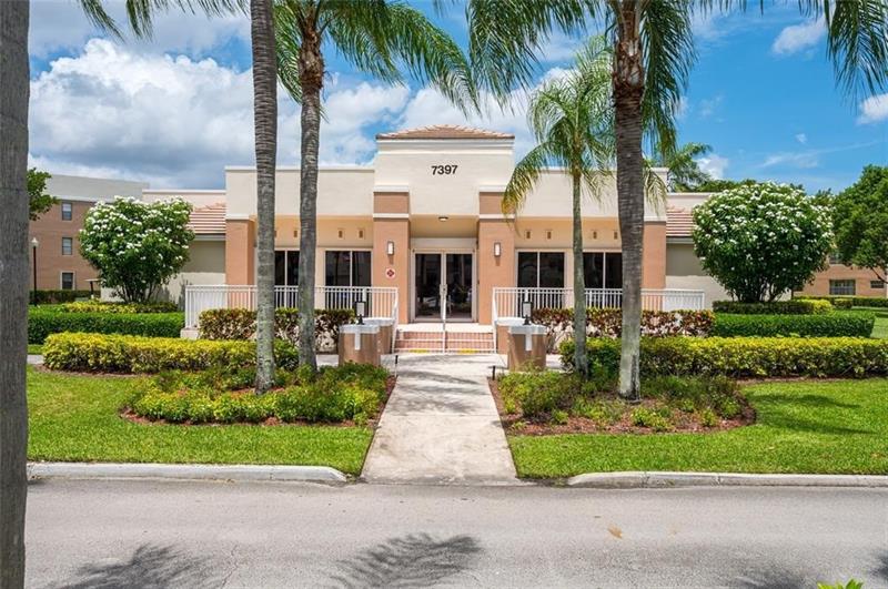 Image 48 of 84 For 7449 Fairfax Dr  211