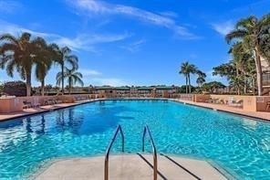 Image 50 of 84 For 7449 Fairfax Dr  211