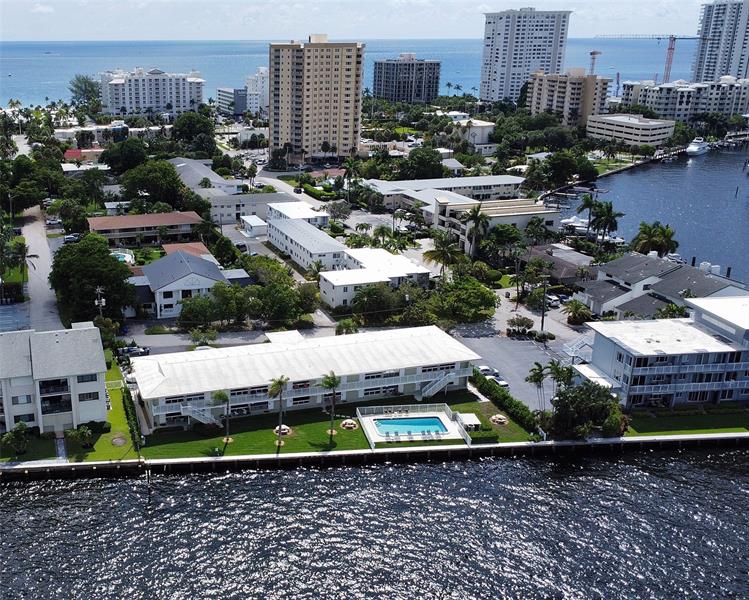 Image 3 of 19 For 1105 Riverside Dr  205