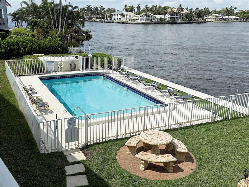 Image 9 of 19 For 1105 Riverside Dr  205