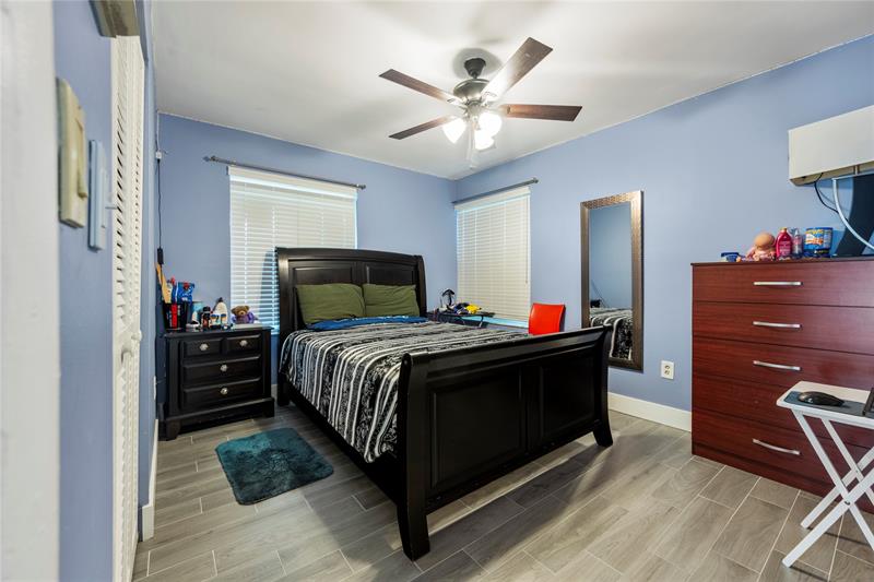 Image 16 of 17 For 8810 Paradise Ct