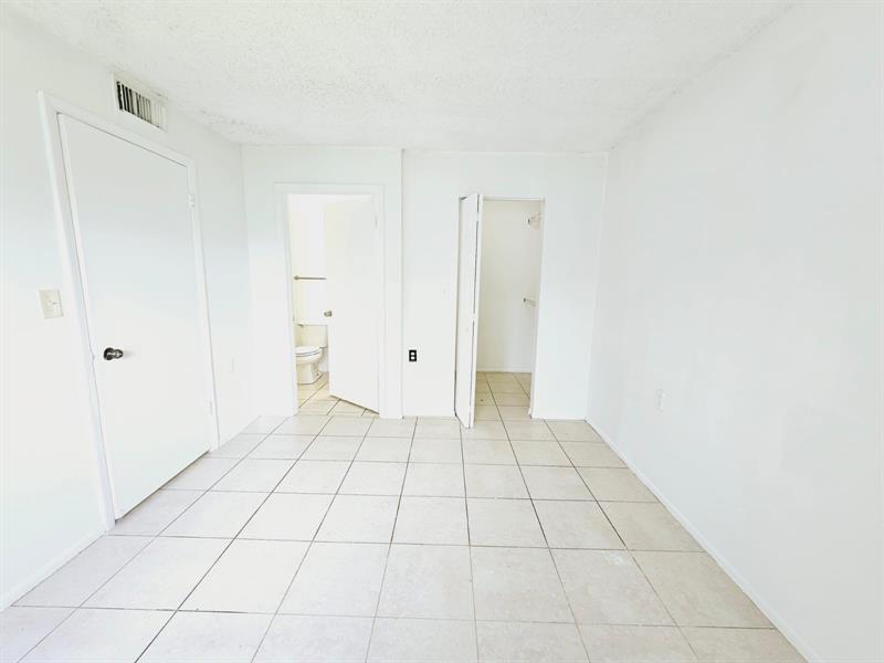 Image 6 of 13 For 1163 Lake Terry Dr  L
