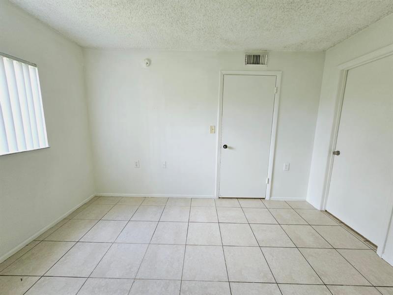 Image 8 of 13 For 1163 Lake Terry Dr  L