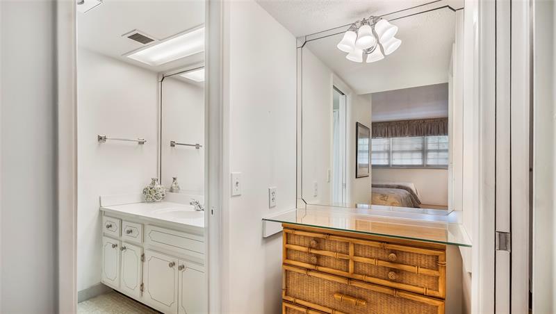 Image 14 of 27 For 2950 Palm Aire Dr  206