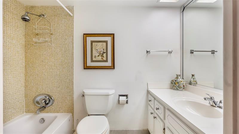 Image 15 of 27 For 2950 Palm Aire Dr  206