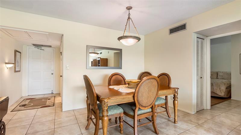 Image 8 of 27 For 2950 Palm Aire Dr  206