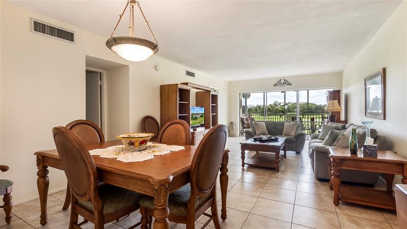 Image 9 of 27 For 2950 Palm Aire Dr  206