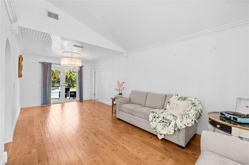 Image 12 of 48 For 8405 38th St