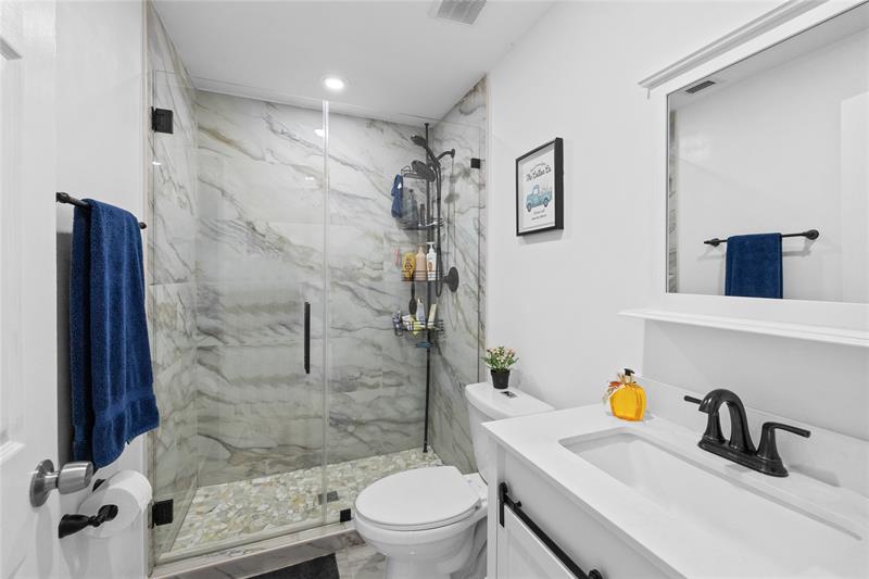 Image 20 of 48 For 8405 38th St