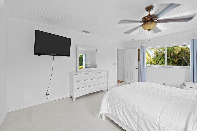 Image 26 of 48 For 8405 38th St