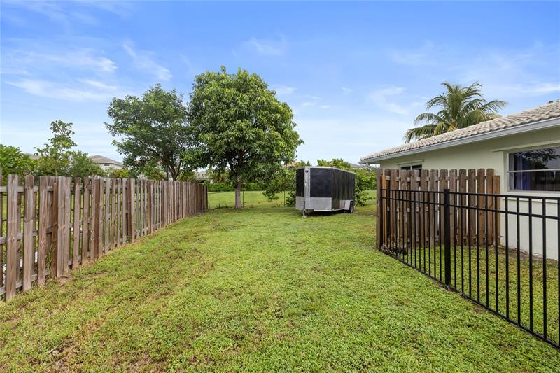 Image 36 of 48 For 8405 38th St