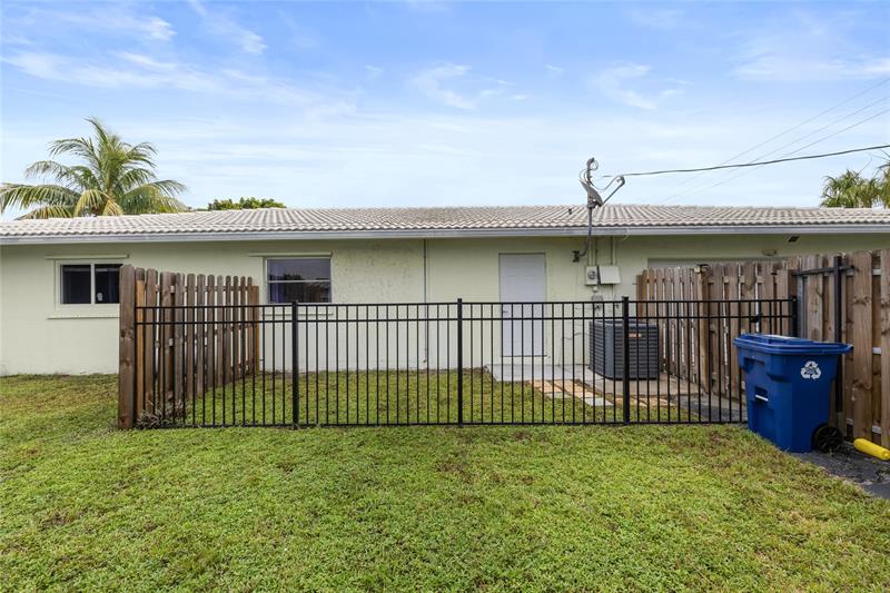 Image 37 of 48 For 8405 38th St