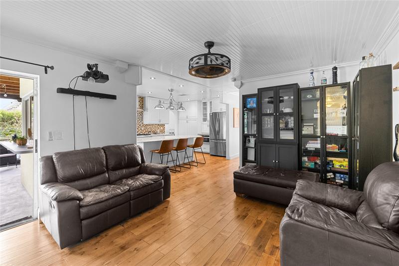 Image 4 of 48 For 8405 38th St
