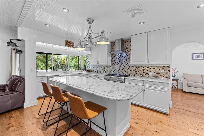 Image 7 of 48 For 8405 38th St
