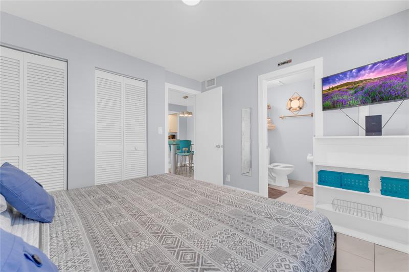 Image 21 of 24 For 4525 Poinciana St.  1