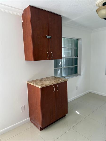 Image 14 of 29 For 9607 Park Row