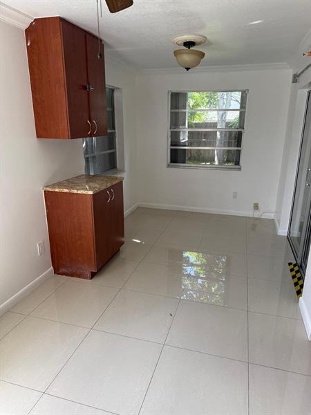 Image 15 of 29 For 9607 Park Row