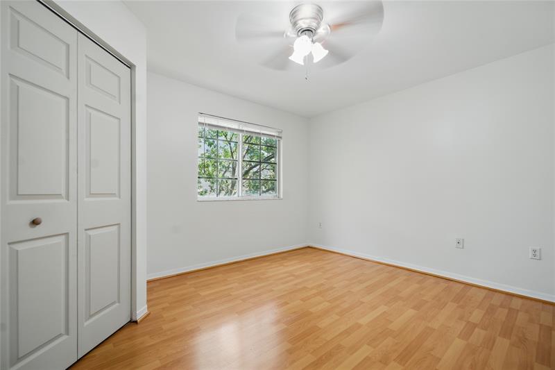 Image 11 of 14 For 11133 8 St  306