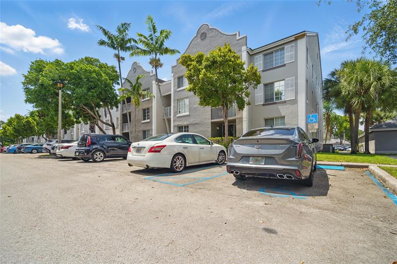 Image 3 of 14 For 11133 8 St  306