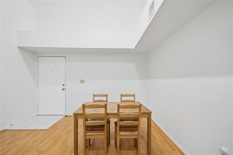 Image 7 of 14 For 11133 8 St  306