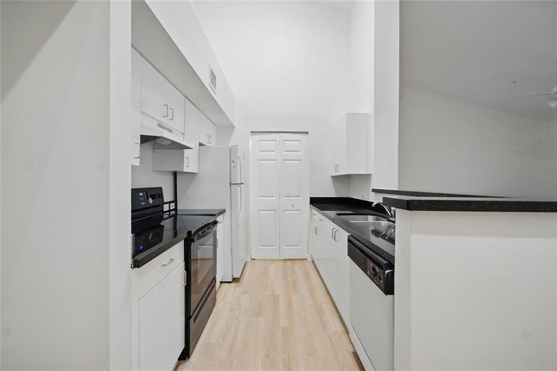 Image 8 of 14 For 11133 8 St  306