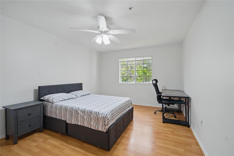 Image 9 of 14 For 11133 8 St  306