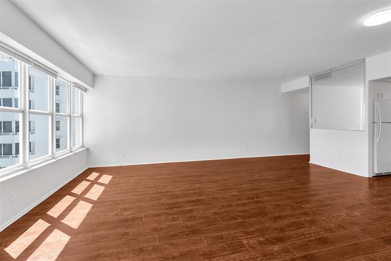 Image 11 of 41 For 3700 Galt Ocean Dr  1209