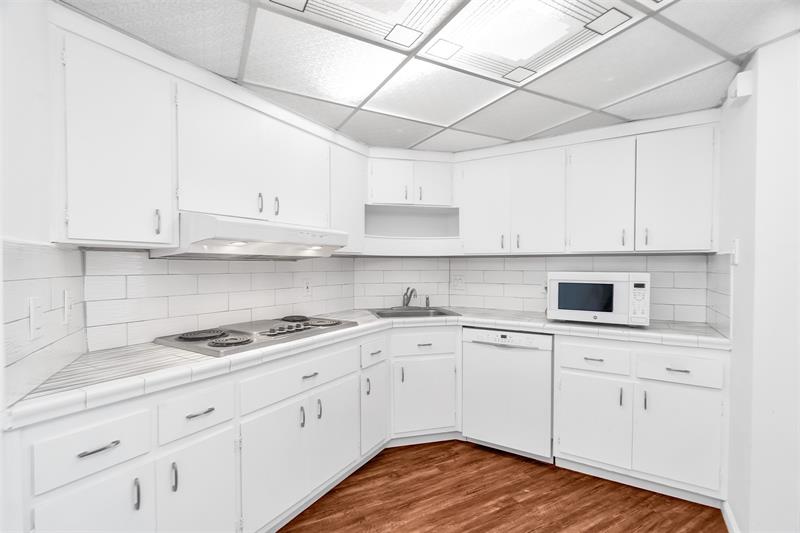 Image 16 of 41 For 3700 Galt Ocean Dr  1209