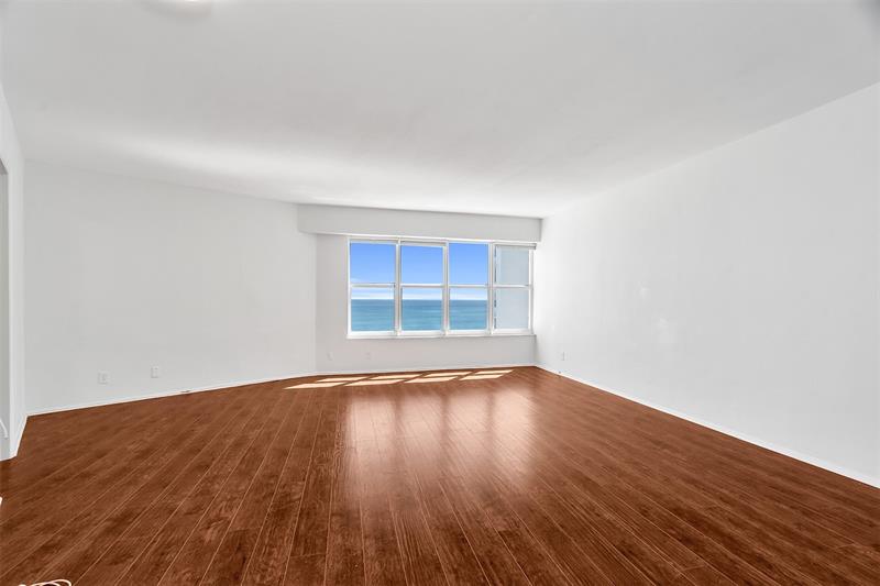Image 8 of 41 For 3700 Galt Ocean Dr  1209