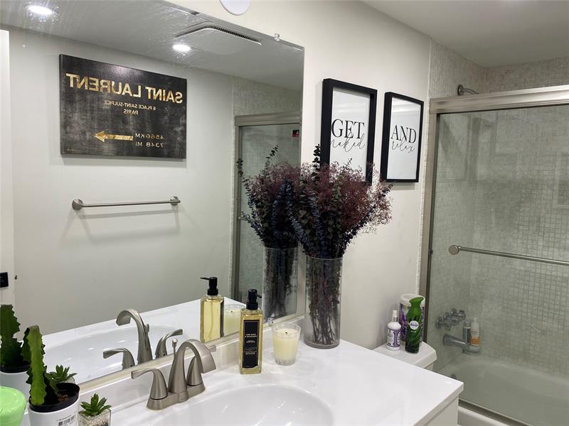 Image 7 of 11 For 3031 51st St  305w