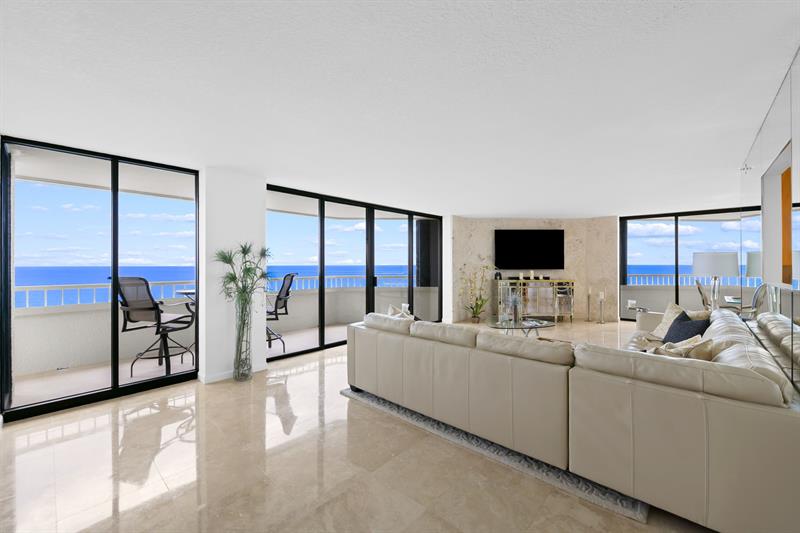 Image 11 of 44 For 5070 Ocean Dr  12-a