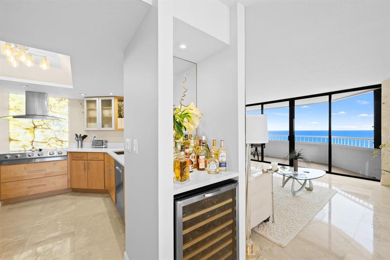 Image 14 of 44 For 5070 Ocean Dr  12-a