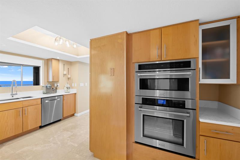 Image 16 of 44 For 5070 Ocean Dr  12-a
