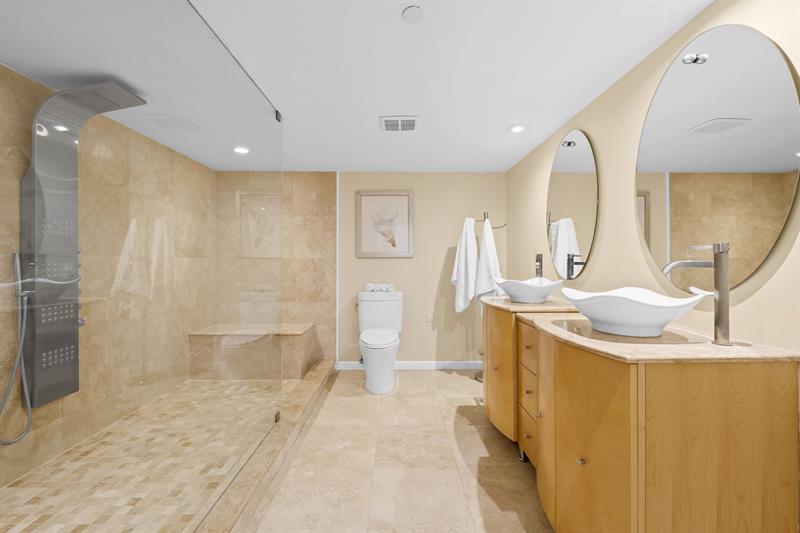 Image 22 of 44 For 5070 Ocean Dr  12-a