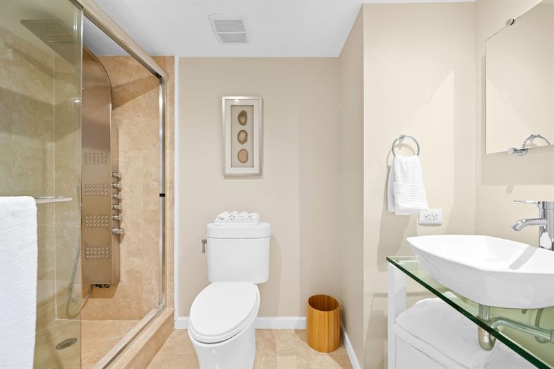 Image 27 of 44 For 5070 Ocean Dr  12-a