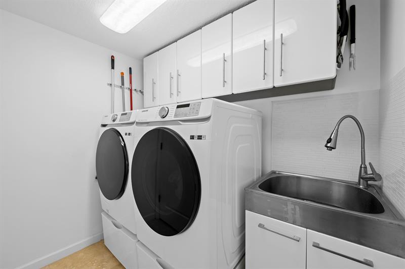 Image 31 of 44 For 5070 Ocean Dr  12-a