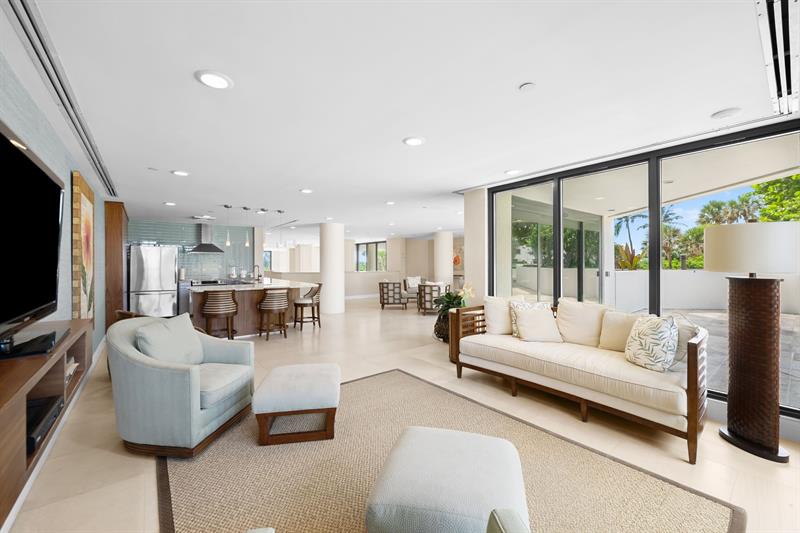 Image 33 of 44 For 5070 Ocean Dr  12-a
