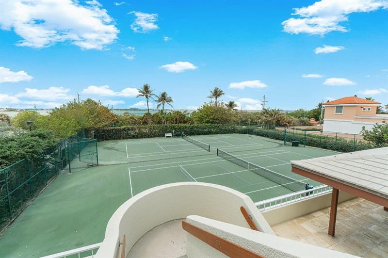 Image 34 of 44 For 5070 Ocean Dr  12-a