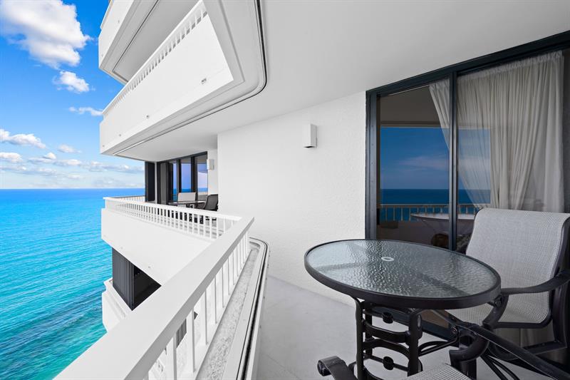 Image 7 of 44 For 5070 Ocean Dr  12-a