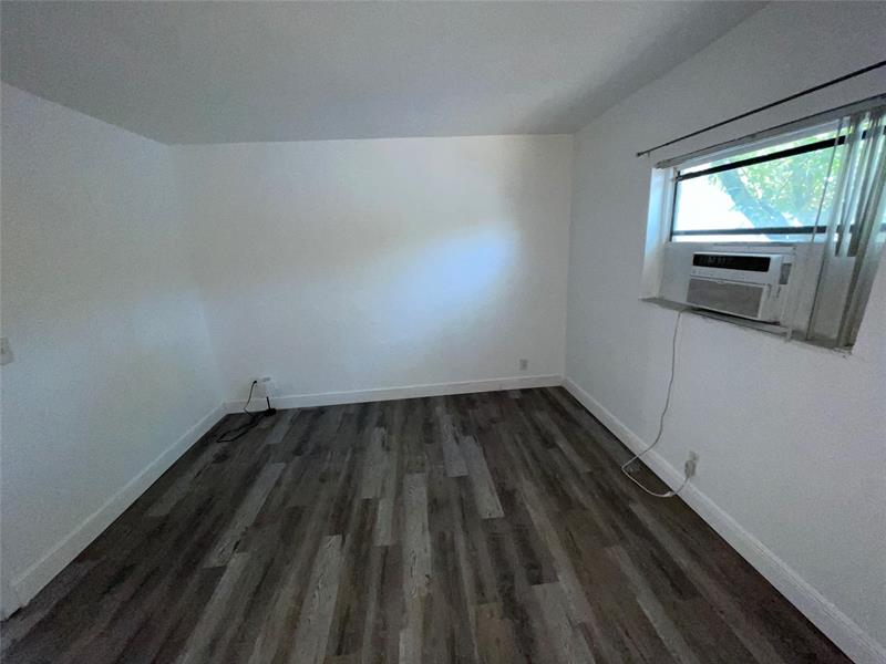 Image 5 of 11 For 913 18th Ave  121