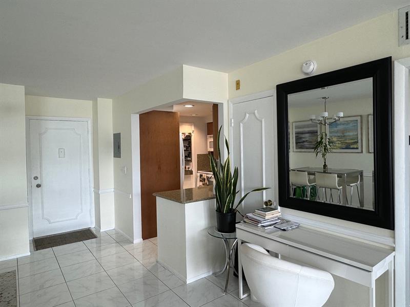 Image 13 of 42 For 305 Pompano Beach Blvd  1006