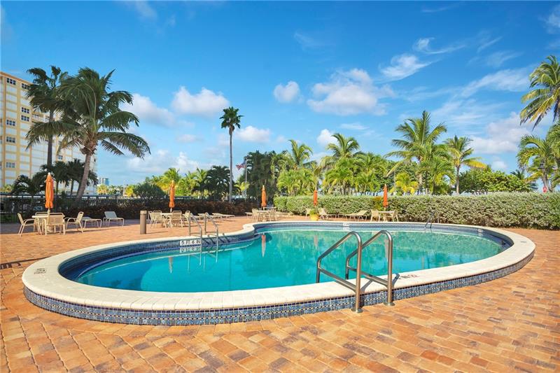 Image 22 of 42 For 305 Pompano Beach Blvd  1006