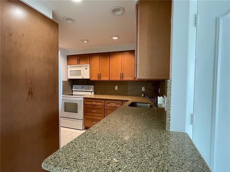 Image 5 of 42 For 305 Pompano Beach Blvd  1006