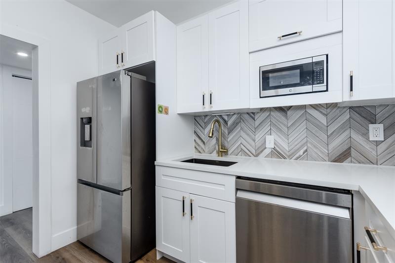 Image 11 of 38 For 888 Intracoastal Dr  14g