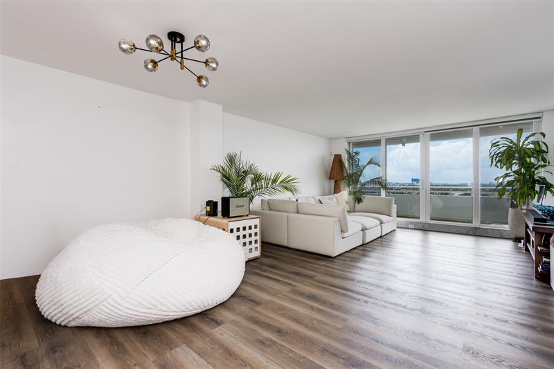 Image 17 of 38 For 888 Intracoastal Dr  14g