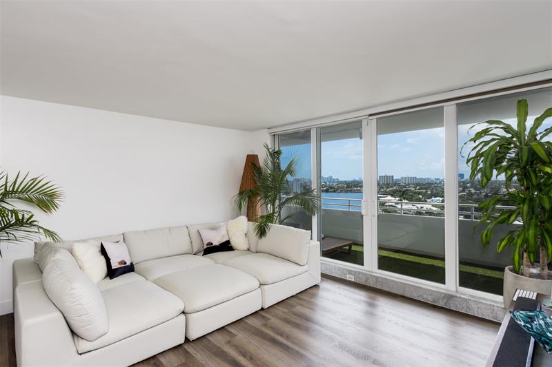 Image 19 of 38 For 888 Intracoastal Dr  14g