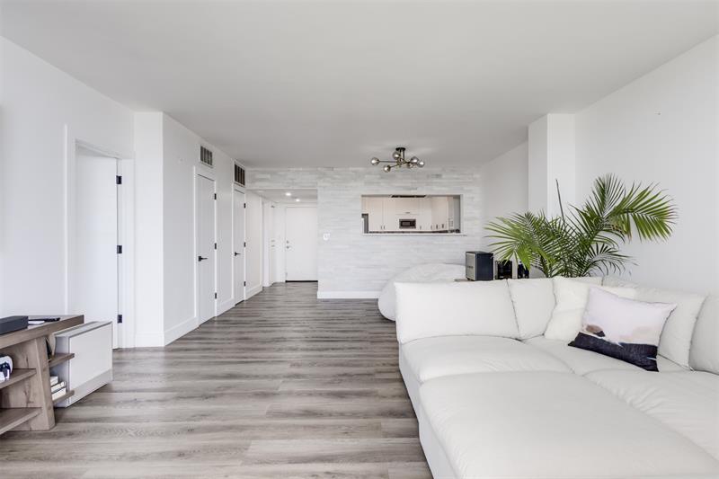 Image 21 of 38 For 888 Intracoastal Dr  14g