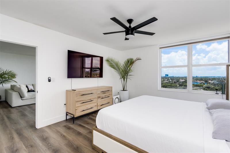 Image 25 of 38 For 888 Intracoastal Dr  14g
