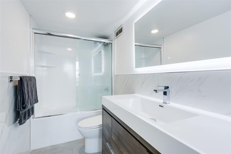 Image 27 of 38 For 888 Intracoastal Dr  14g